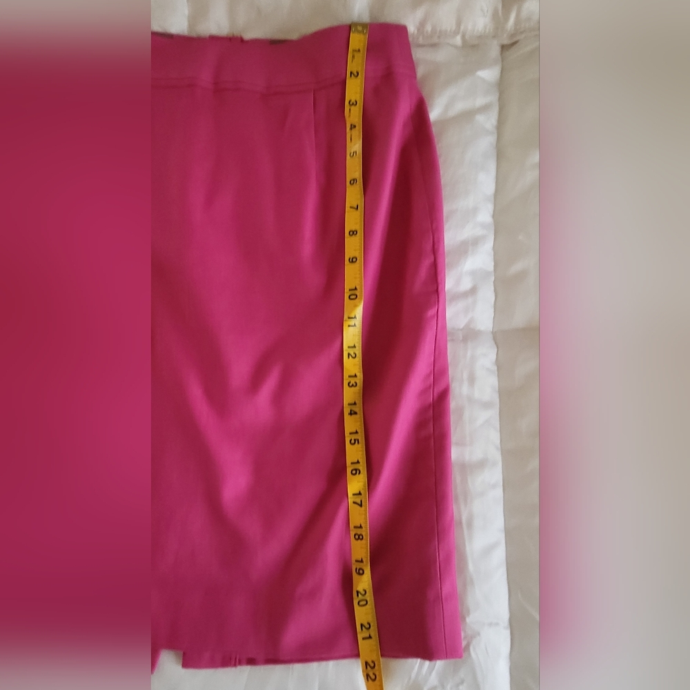 Banana Republic petite pink pencil skirt. Size 4 Nwt - Picture 4 of 10